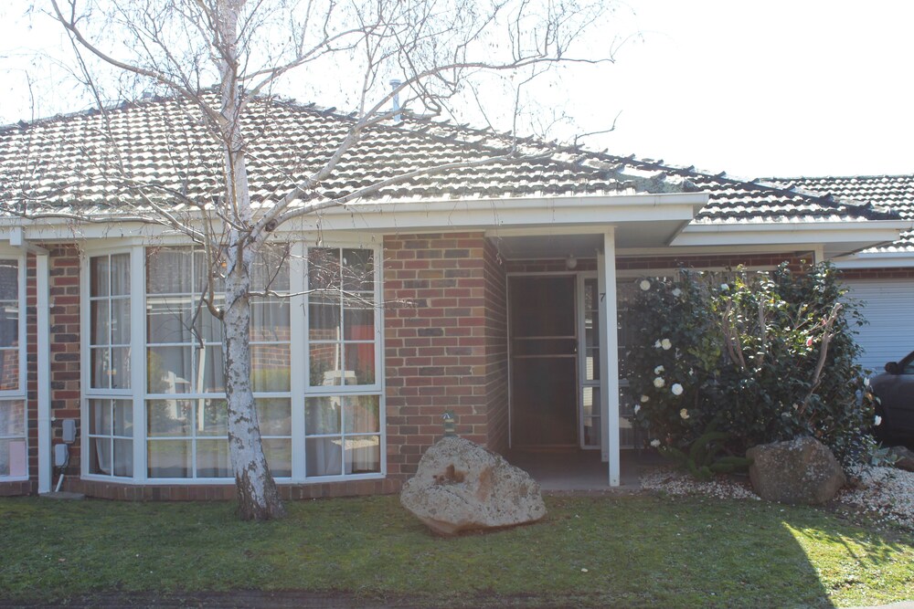 Australian Home Away @ Doncaster Elgar