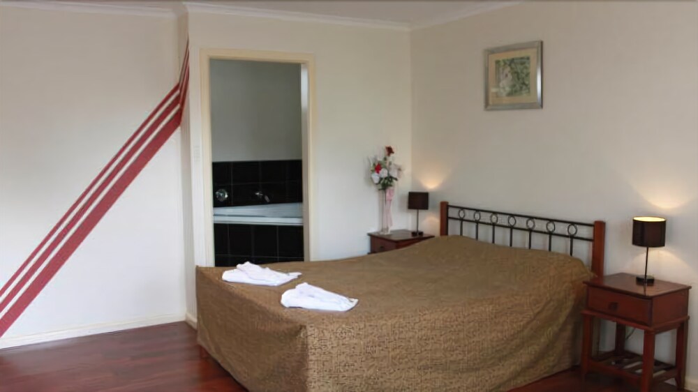 Beaconsfield Lodge Motel