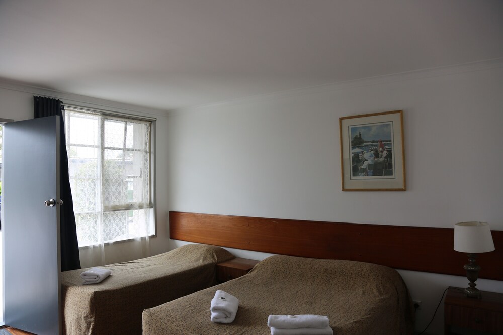 Beaconsfield Lodge Motel