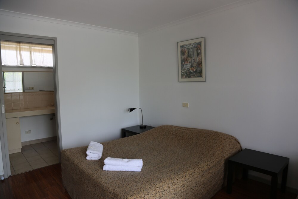 Beaconsfield Lodge Motel