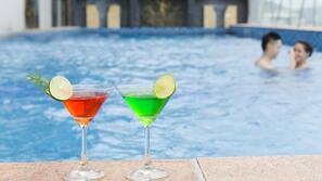 Outdoor pool, pool loungers