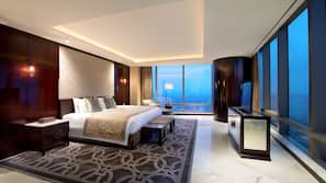 1 bedroom, premium bedding, down comforters, minibar