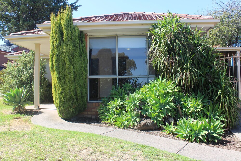 Australian Home Away @ East Doncaster Andersons Creek 1