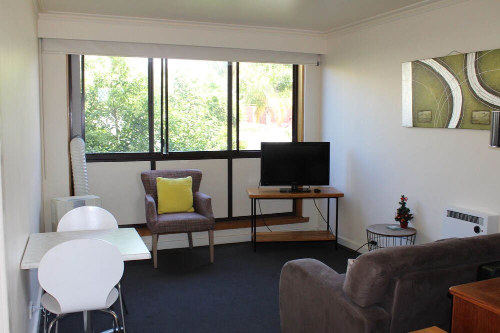 Australian Home Away @ Richmond