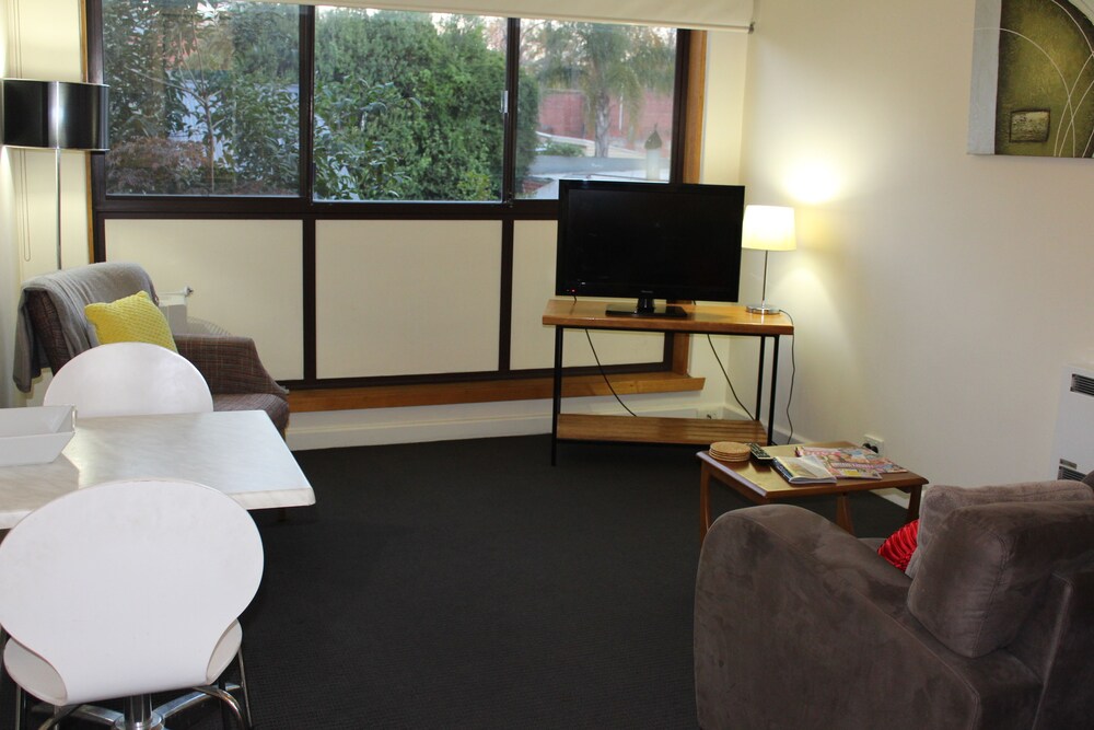 Australian Home Away @ Richmond