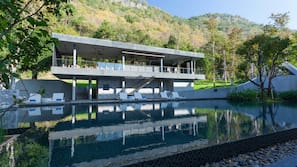 2 outdoor pools, pool umbrellas, sun loungers