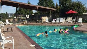 Piscina stagionale all'aperto