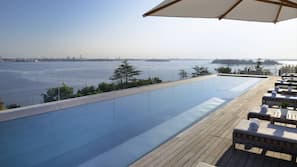 3 outdoor pools, open 9 AM to 8 PM, pool cabanas (surcharge)