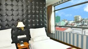 Minibar, in-room safe, desk, iron/ironing board