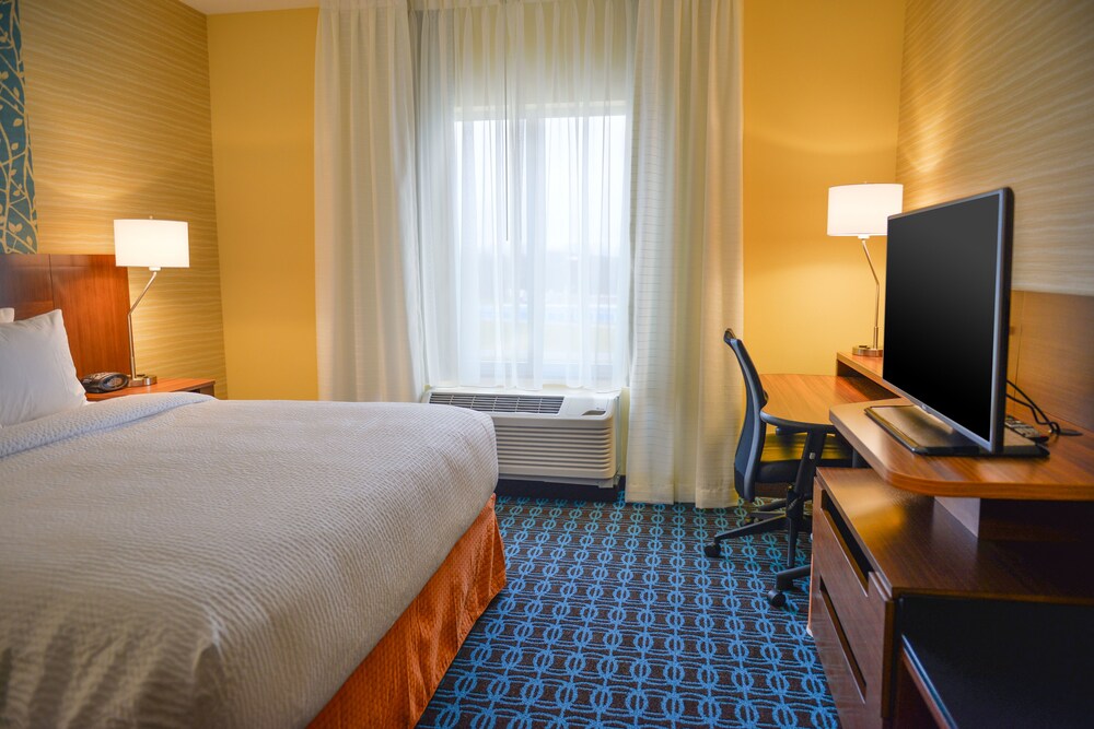 Fairfield Inn & Suites Canton South