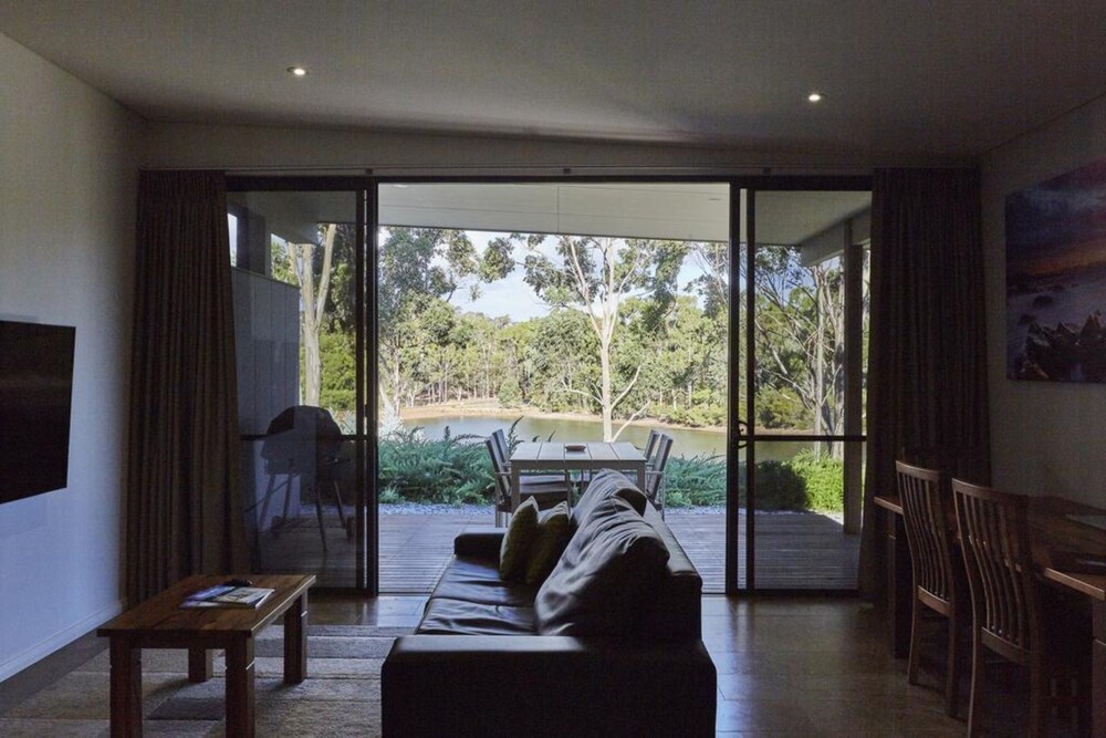 Eight Willows Retreat