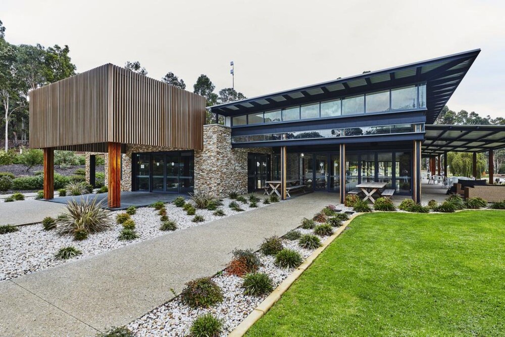 Eight Willows Retreat