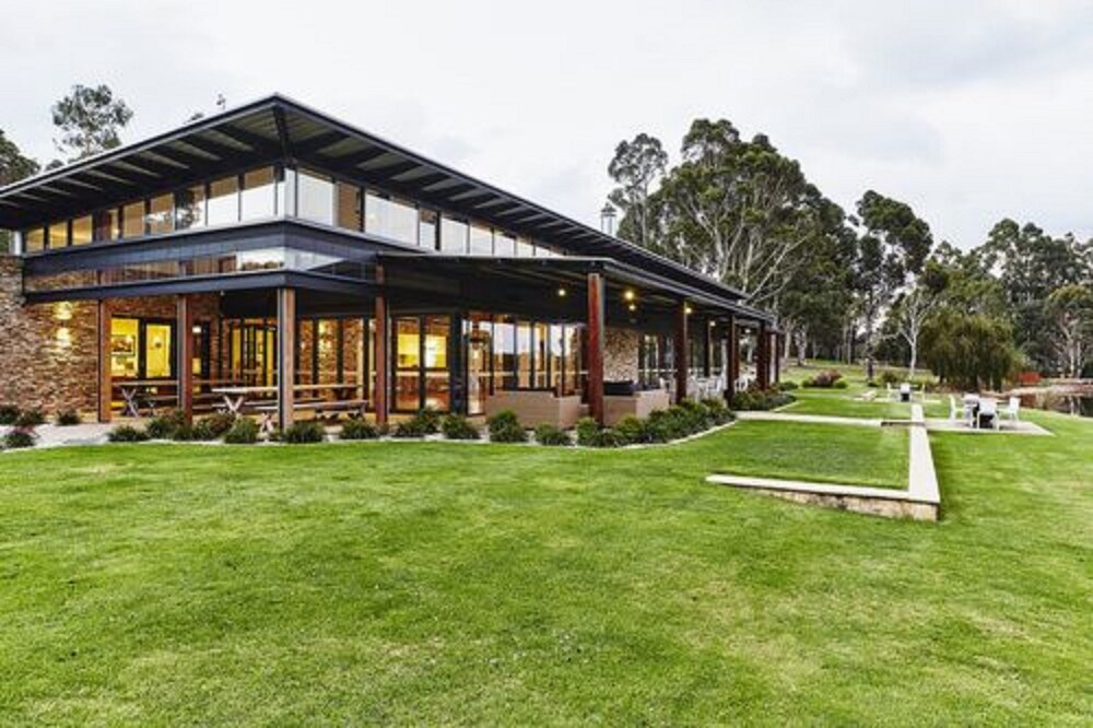 Eight Willows Retreat