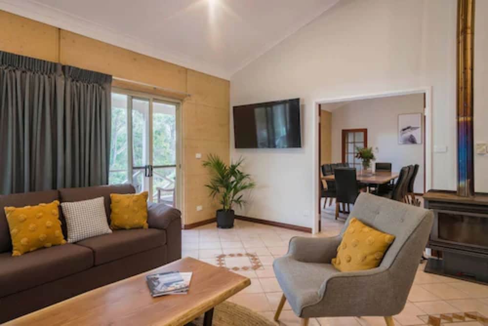Eight Willows Retreat