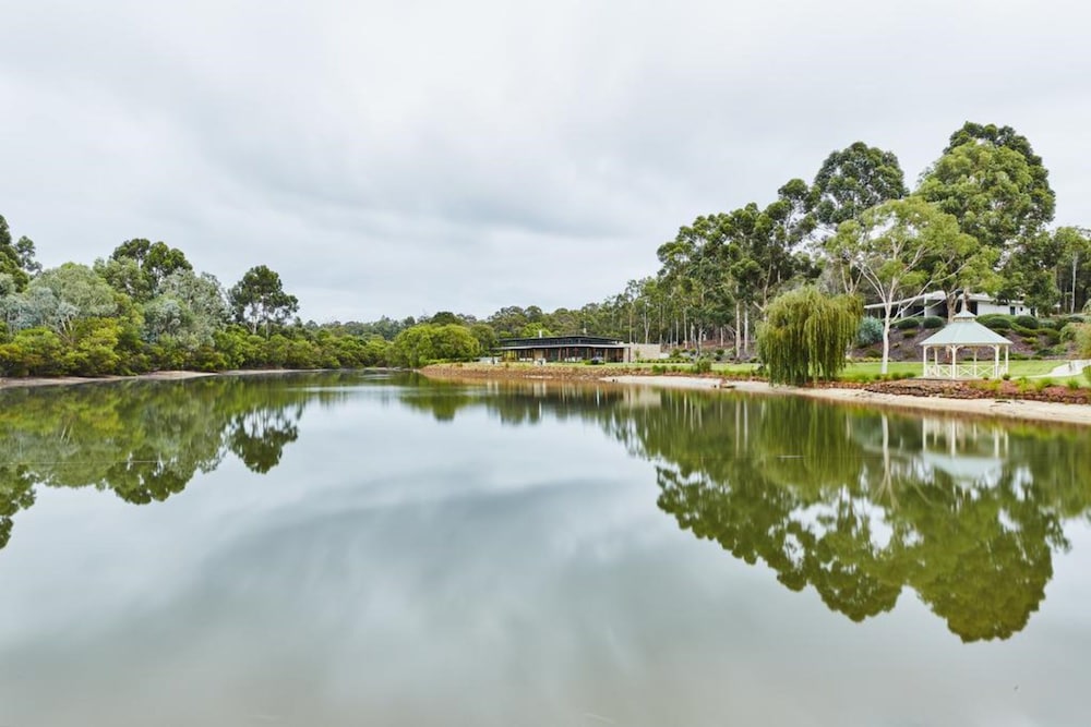 Eight Willows Retreat