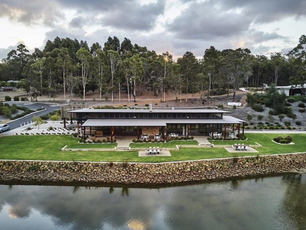 Eight Willows Retreat