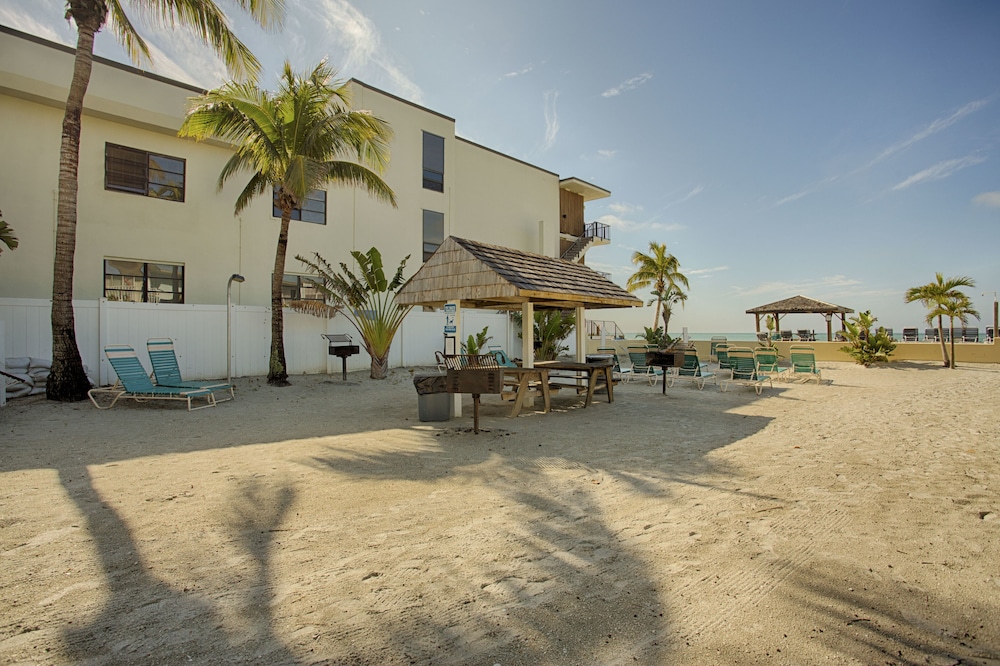 Coquina On The Beach 2018 Room Prices From 149 Deals Reviews 1 25 Hotel Front