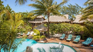 Outdoor pool, pool loungers
