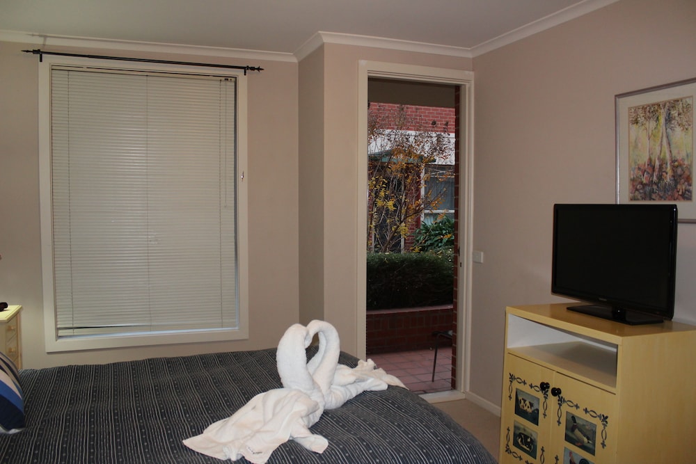 Australian Home Away @ Box Hill 2 Bedroom