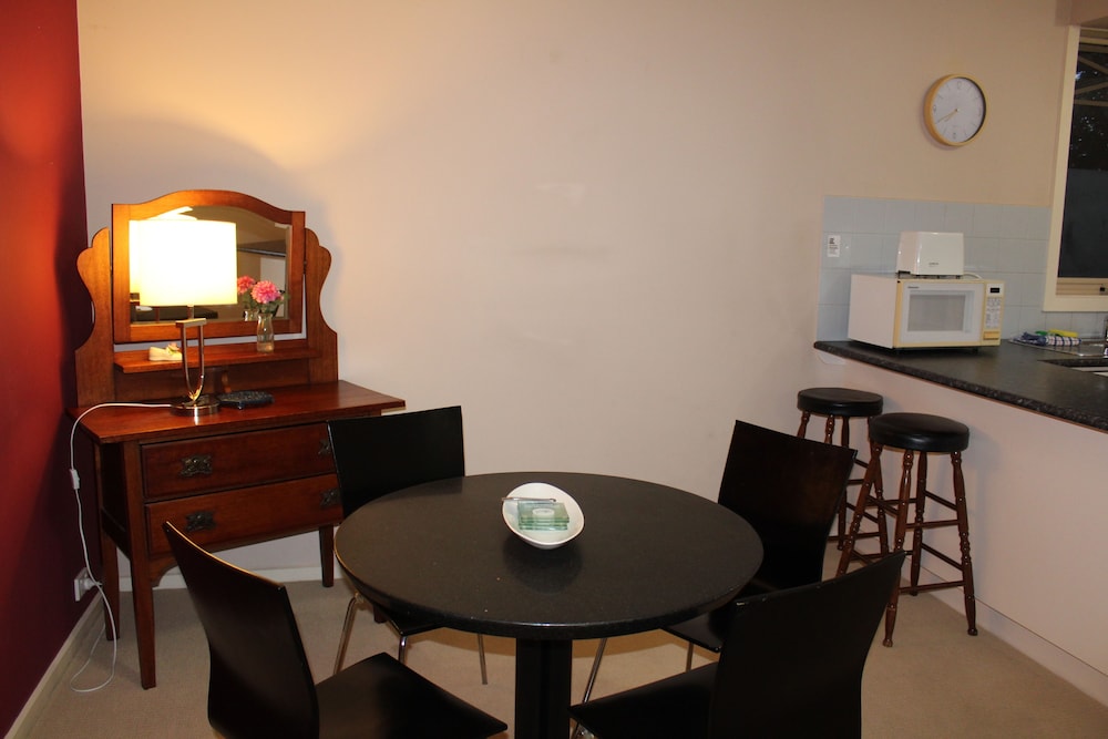 Australian Home Away @ Box Hill 2 Bedroom