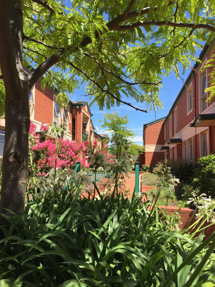 Australian Home Away @ Box Hill 2 Bedroom