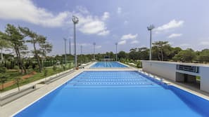 Indoor pool, 3 outdoor pools