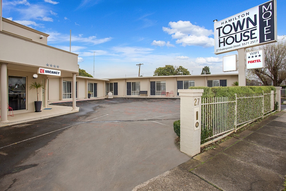 Hamilton Townhouse Motel