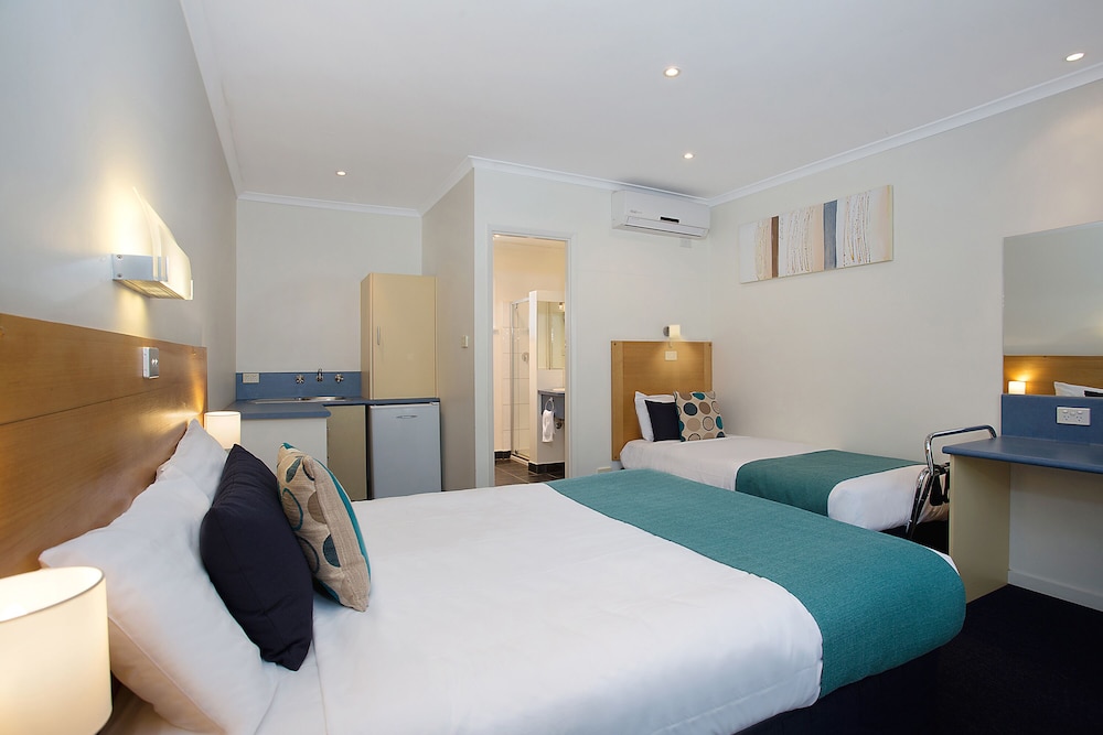 Hamilton Townhouse Motel