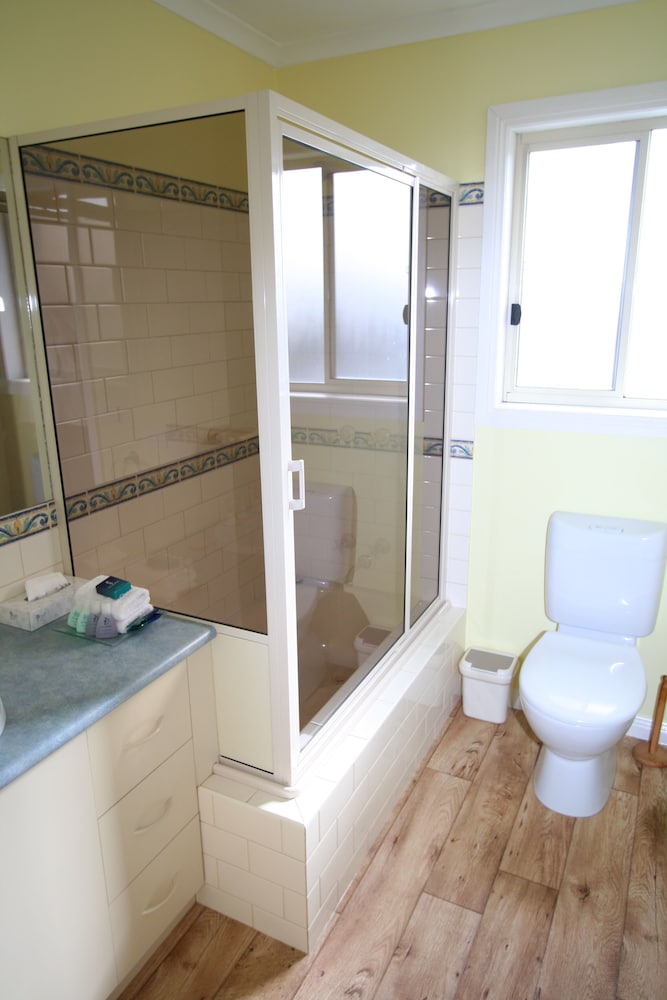 Hamilton Townhouse Motel