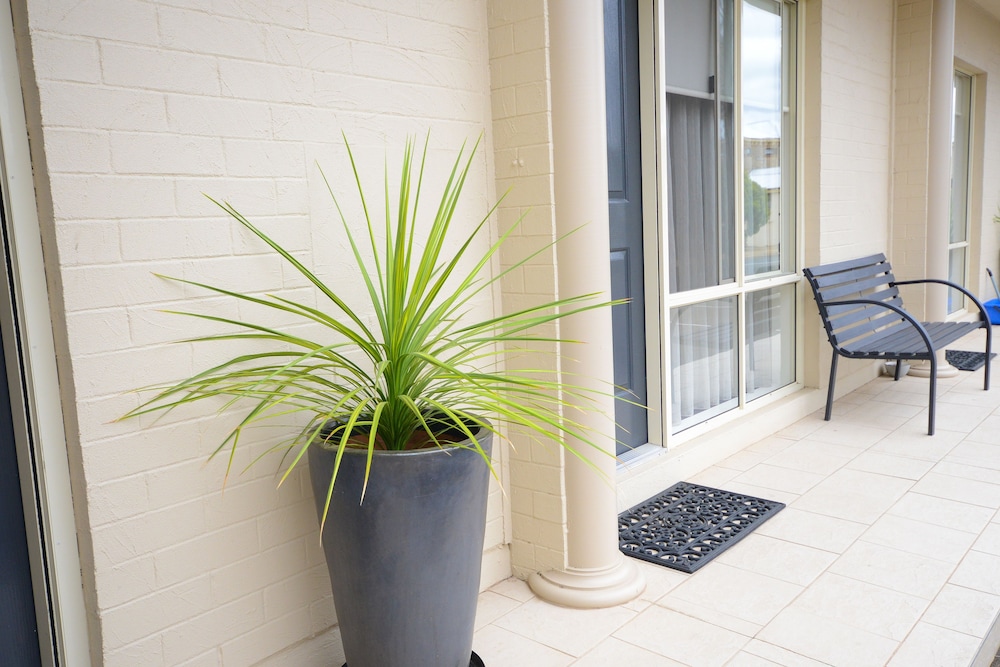 Hamilton Townhouse Motel