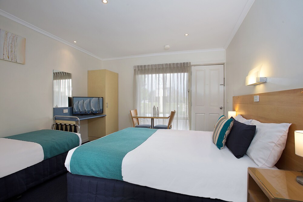 Hamilton Townhouse Motel