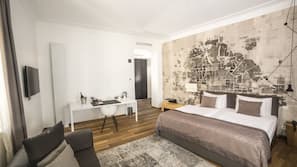 Hochwertige Bettwaren, Minibar, Zimmersafe, Schreibtisch