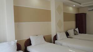Minibar, blackout curtains, free WiFi