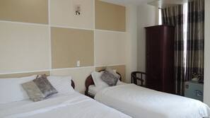Minibar, blackout curtains, free WiFi