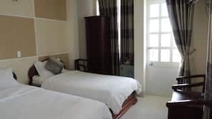 Minibar, blackout curtains, free WiFi