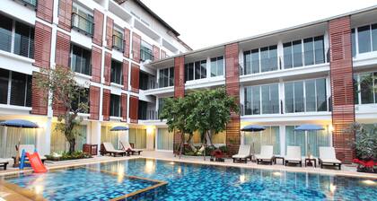 Paradise Hotel
