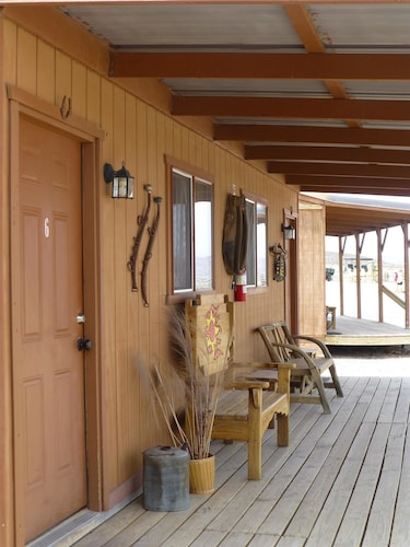 Meadview Hotels From C 104 Hotel Deals Travelocity Hualapai Ranch