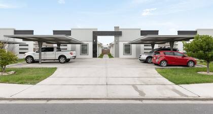 Modern Duplex with Fully Upgraded Amenities