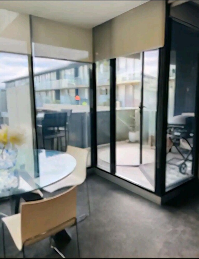 Port Melbourne Modern 2 Bedroom Luxury Appartment - Melbourne | Vrbo