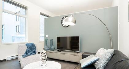 Premium 2BD Loft DT Prking Rooftop Patio BBQ Gym