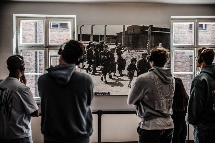Auschwitz Birkenau Guided Tour Tickets and Transfer from Krakow 4