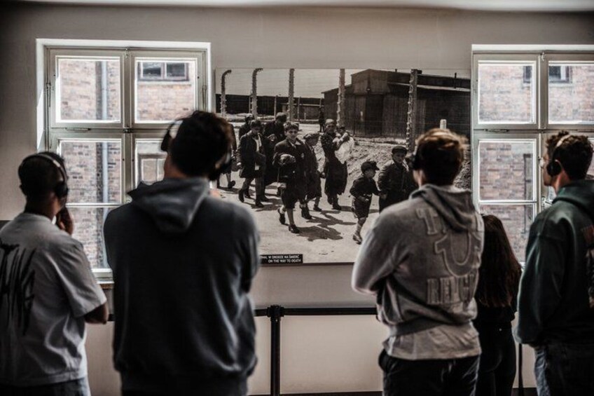 Auschwitz Birkenau Guided Tour Tickets and Transfer from Krakow 4