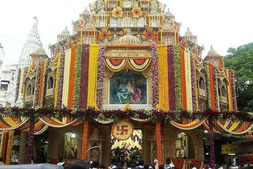 Dagadusheth Halwai Ganapati Temple 2