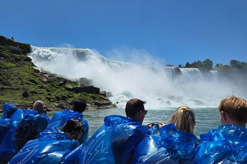 Niagara USA Guided Tour and Maid of the Mist Cruise 1