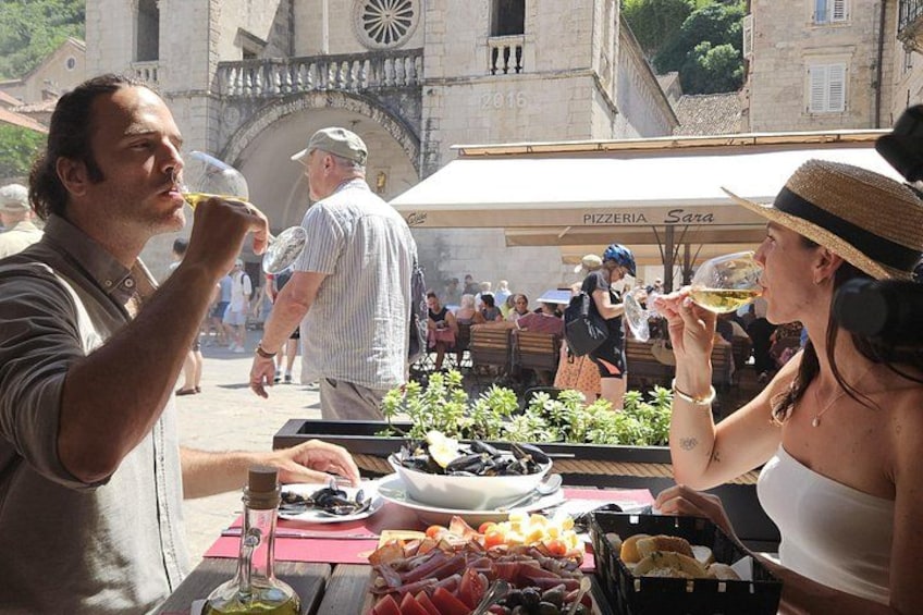 Private Walking tour with Wine and Food 2