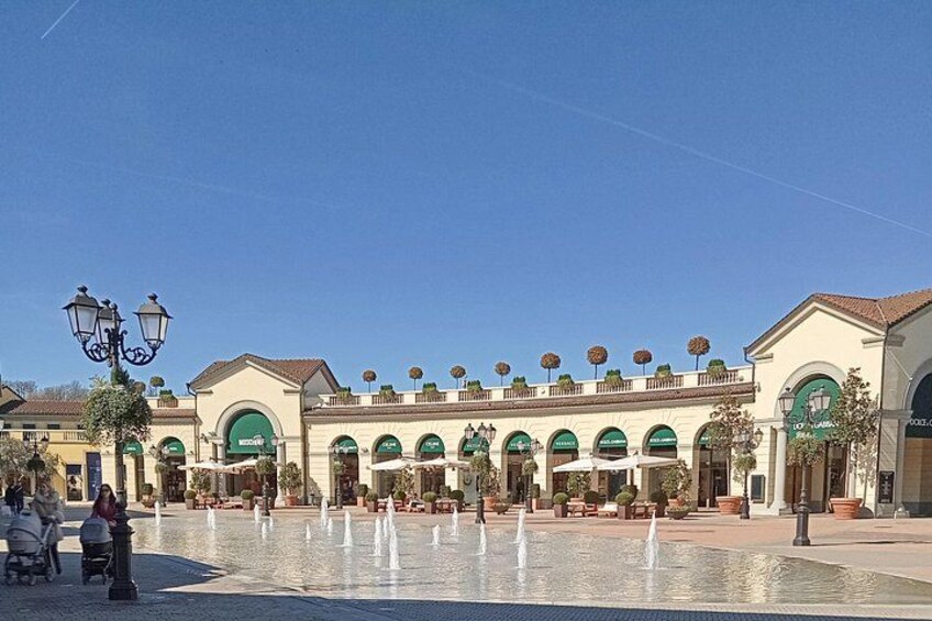 Serravalle Outlet shopping, private tour from Milan, by car. 5