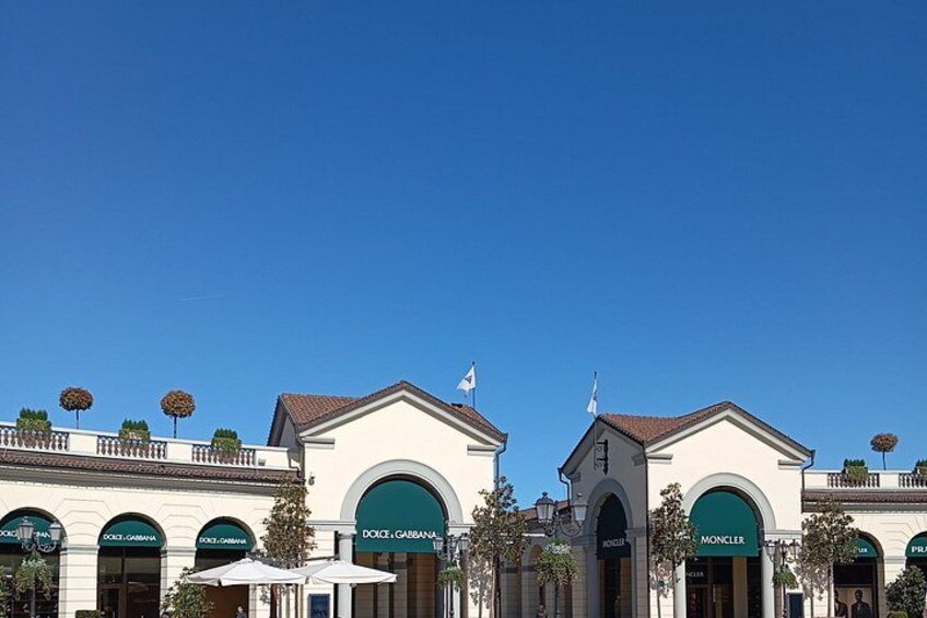 Serravalle Outlet shopping, private tour from Milan, by car. 2