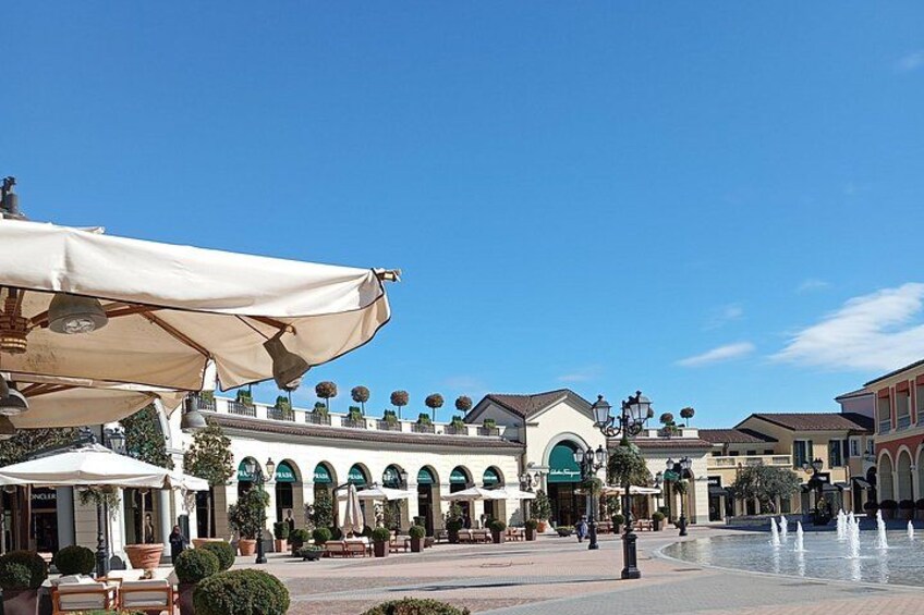 Serravalle Outlet shopping, private tour from Milan, by car. 3