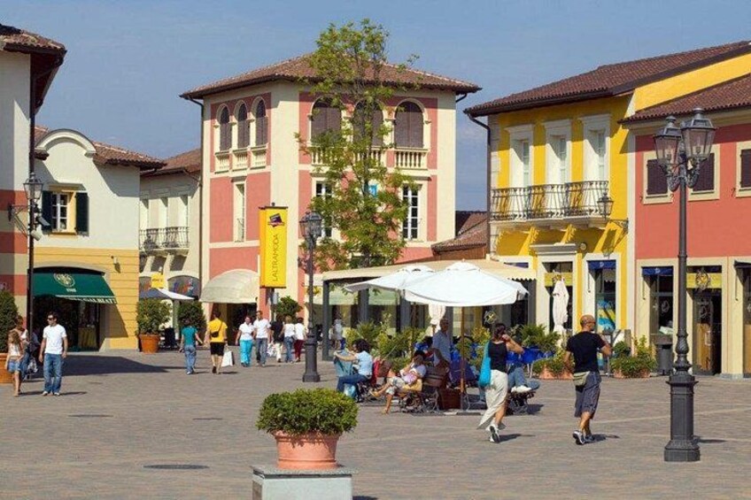 Serravalle Outlet shopping, private tour from Milan, by car. 1