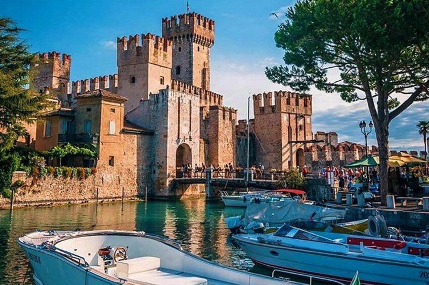 Sirmione Lake Garda private guided tour from Milan, by car. 2